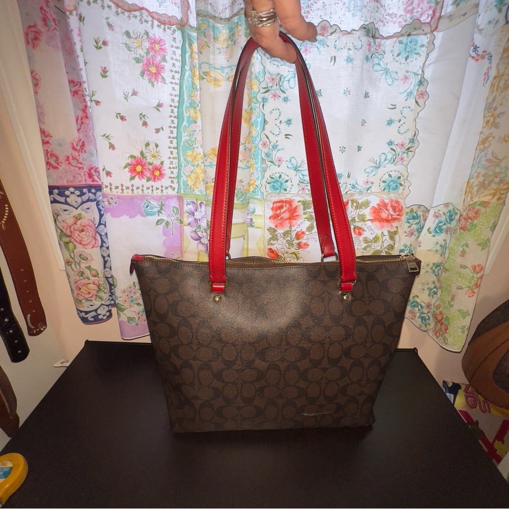 Coach Signature Gallery Tote Elegant Brown and Red Tote Bag